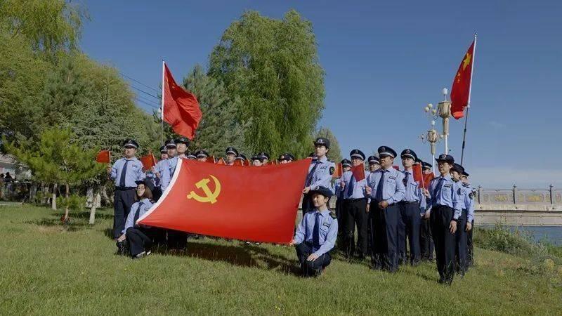 我出了交通事故，伤者以出院，她要求赔偿后续治疗费，这个费用由谁承担？保险还是我。。游戏画面